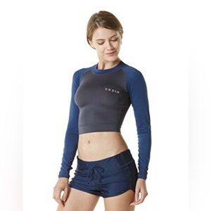 Tesla Women's UPF 50+ Crop-Top Long Sleeve Athletic Rashguard Size XS NWOT